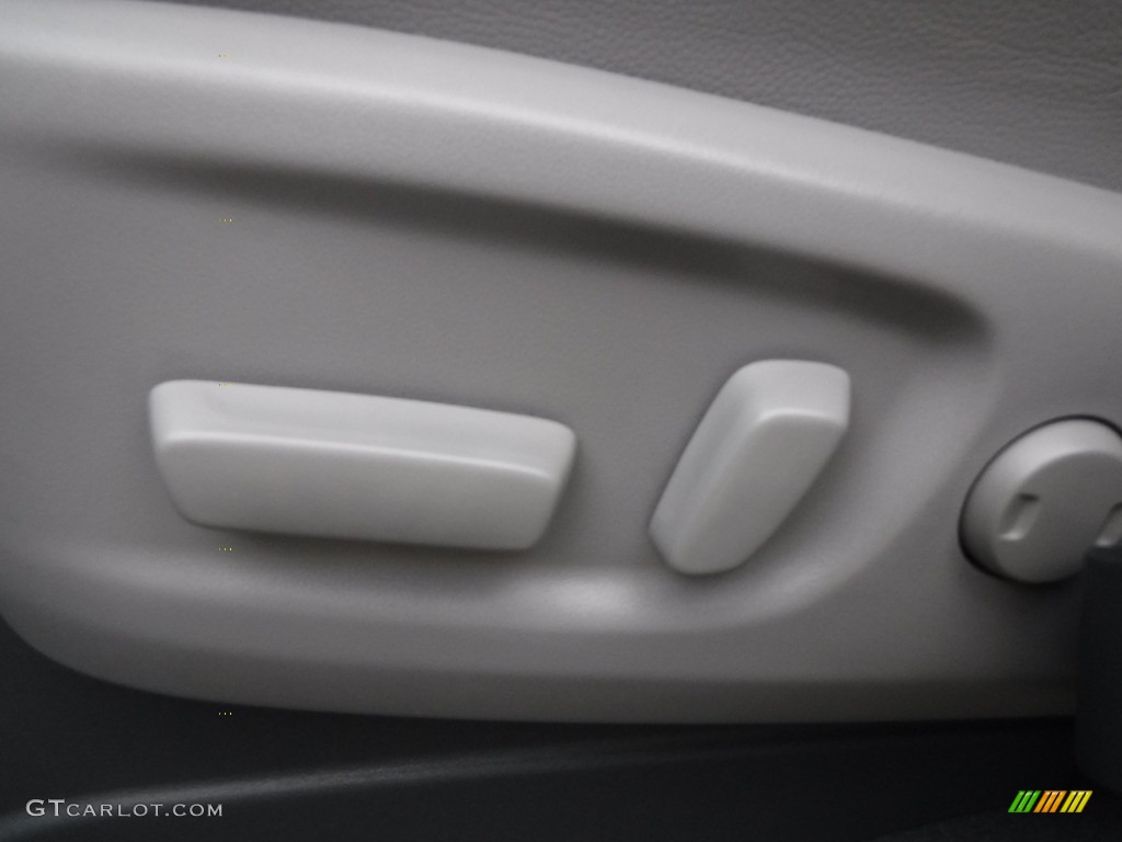 2020 Sienna XLE - Midnight Black Metallic / Ash photo #14