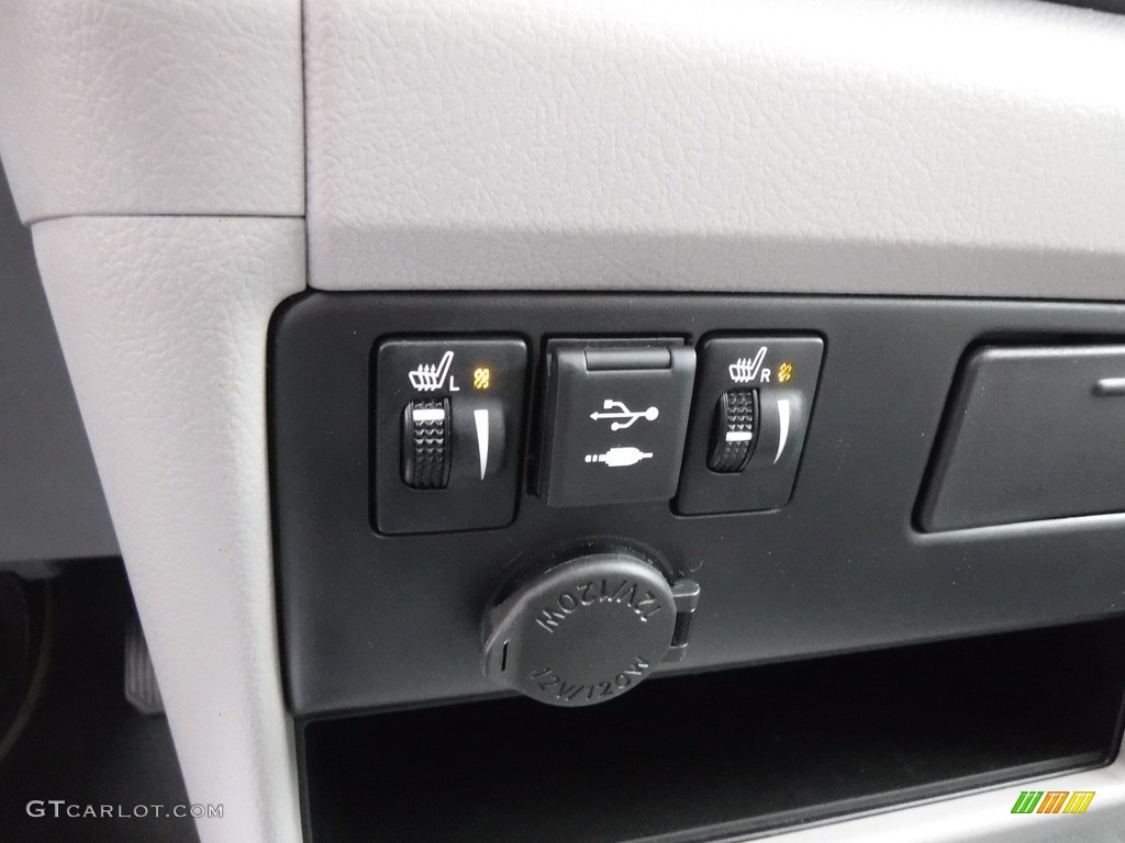 2020 Sienna XLE - Midnight Black Metallic / Ash photo #15