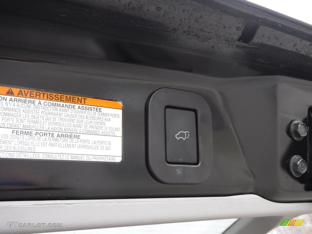 2020 Sienna XLE - Midnight Black Metallic / Ash photo #27