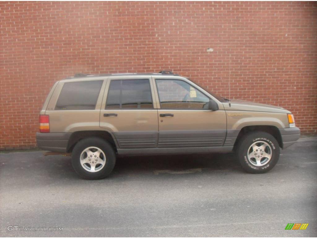 1997 Grand Cherokee Laredo - Char Gold Satin Glow / Agate Black photo #6