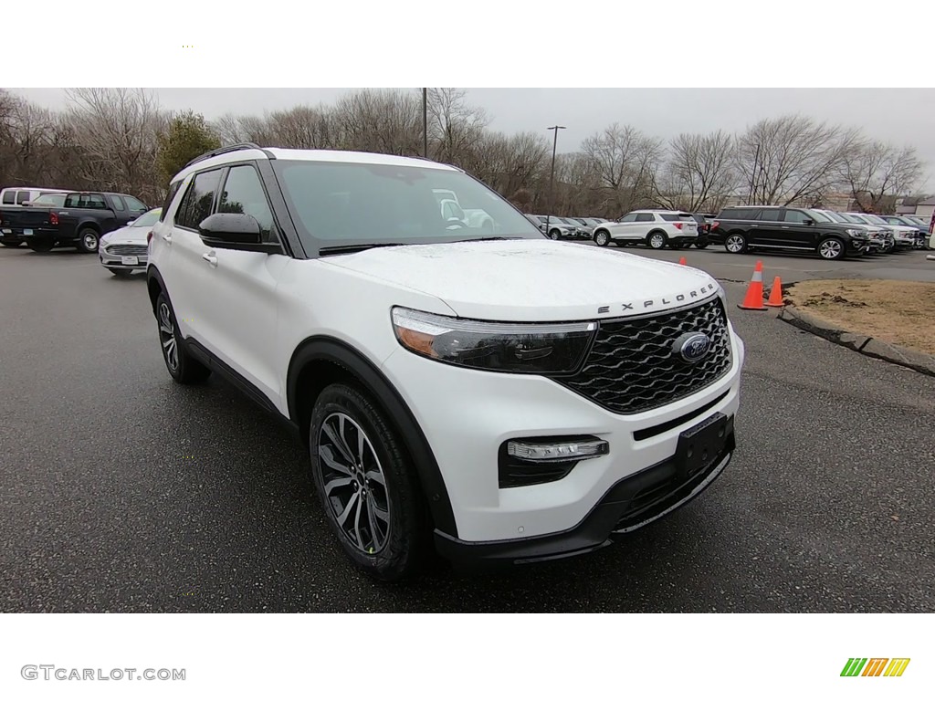 Star White Metallic Tri-Coat Ford Explorer