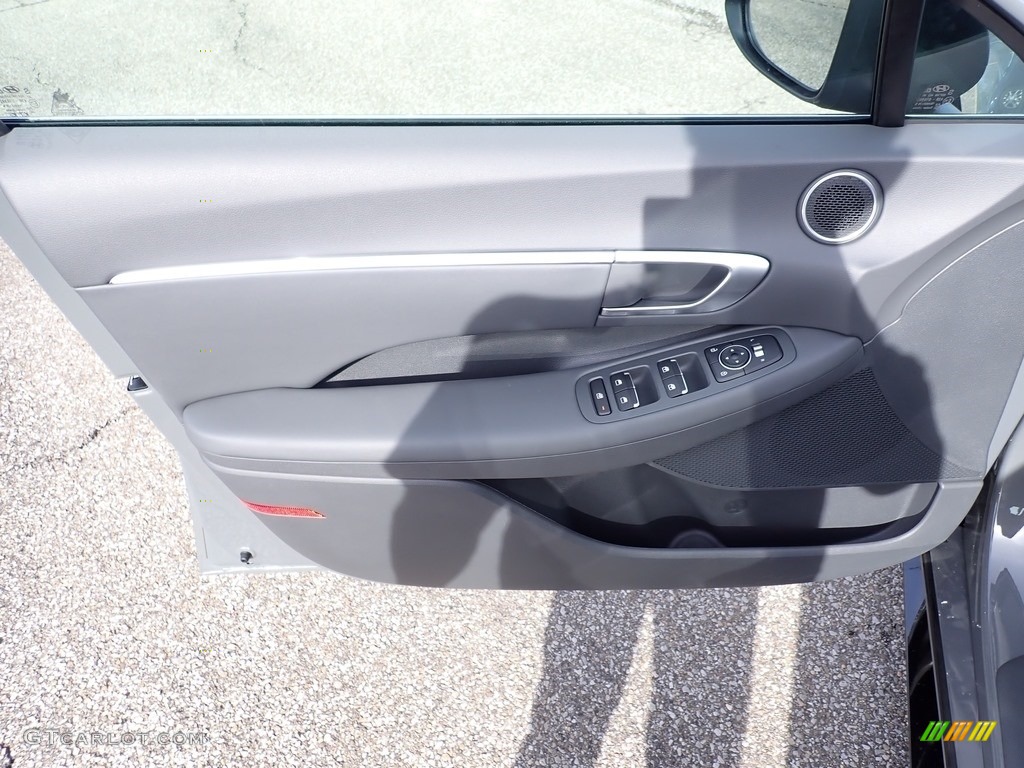 2020 Hyundai Sonata SEL Dark Gray Door Panel Photo #137086576