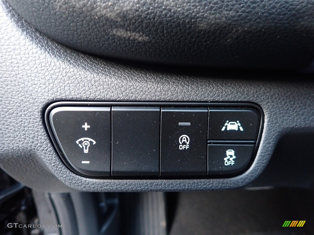 2021 Kia Seltos S AWD Controls Photo #137098499