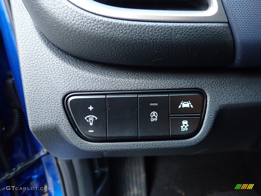 2021 Kia Seltos S AWD Controls Photo #137098673