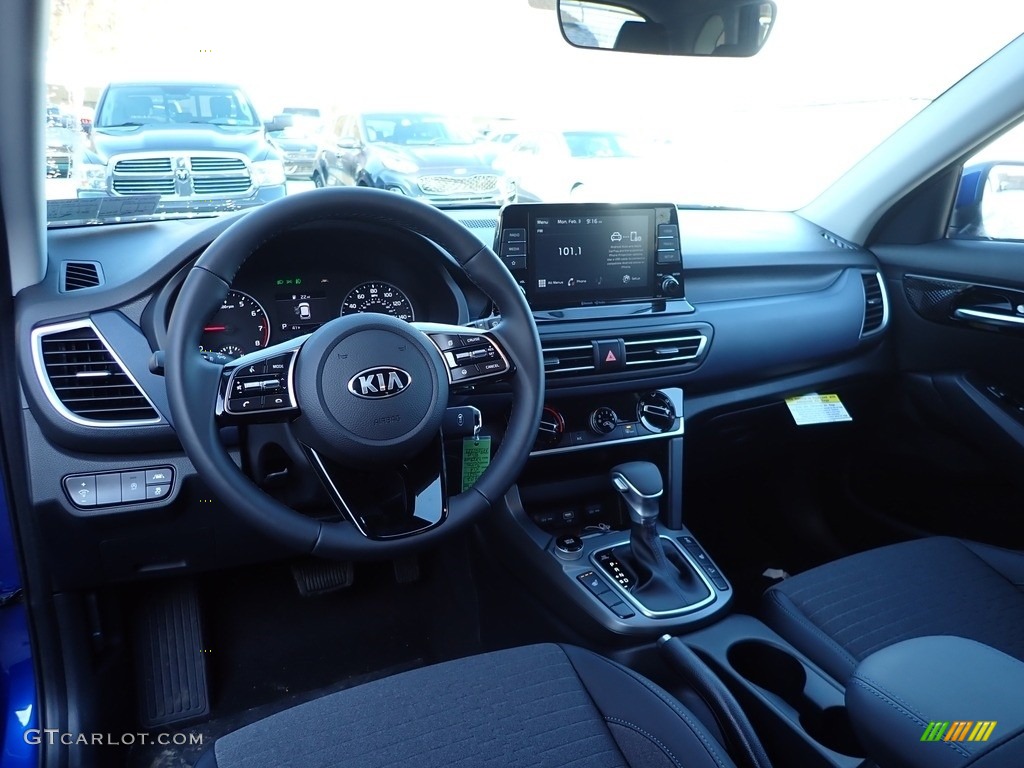 Black Interior 2021 Kia Seltos S AWD Photo #137098700