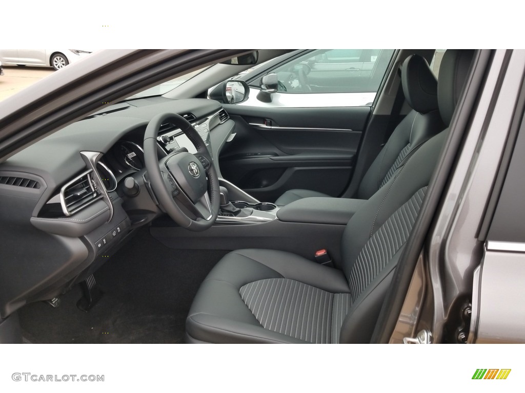 2020 Camry SE - Predawn Gray Mica / Black photo #2