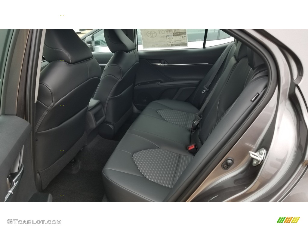 2020 Camry SE - Predawn Gray Mica / Black photo #3