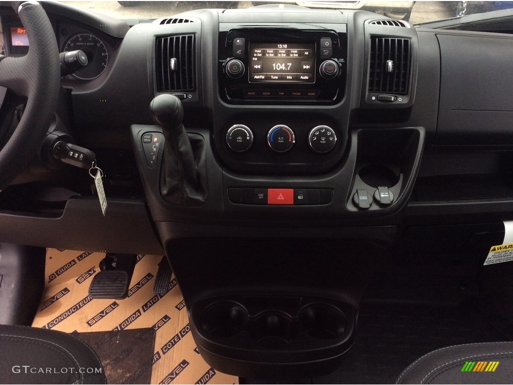 2020 Ram ProMaster 2500 High Roof Cargo Van Controls Photo #137112074
