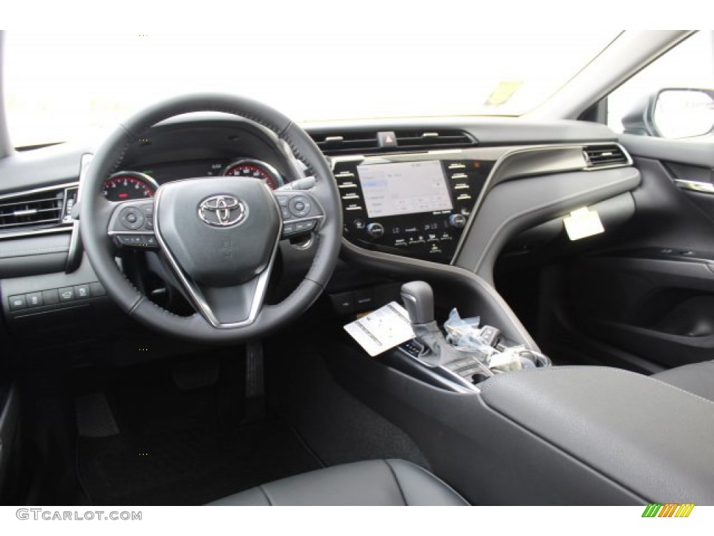 2020 Toyota Camry XSE Black Dashboard Photo #137118105
