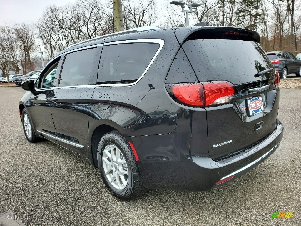 2020 Pacifica Touring L - Brilliant Black Crystal Pearl / Alloy/Black photo #4