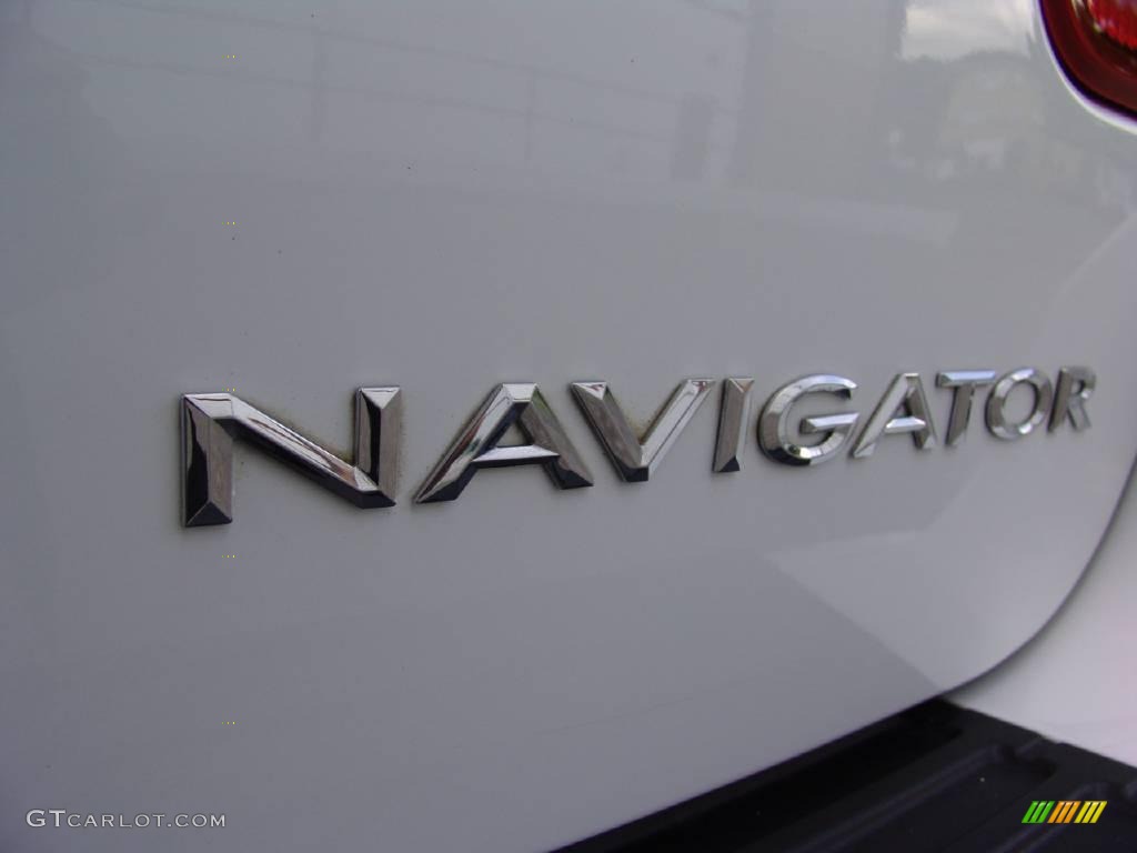 2003 Navigator Luxury 4x4 - Oxford White / Light Parchment photo #18