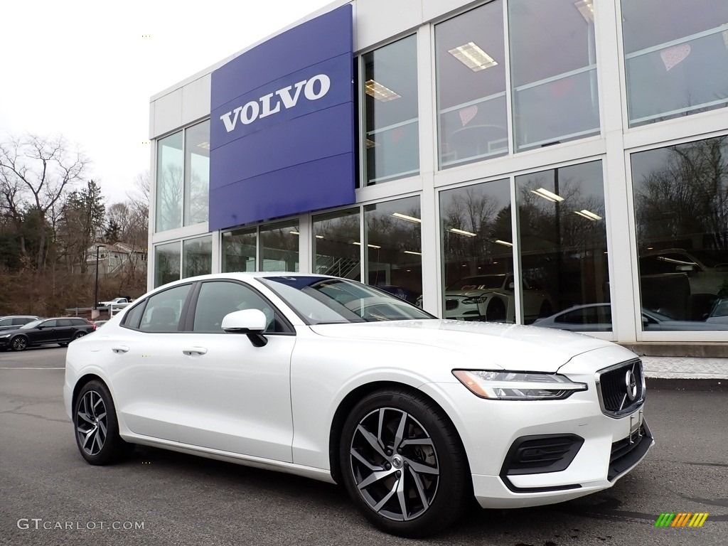 Crystal White Pearl Metallic 2019 Volvo S60 T6 AWD Momentum Exterior Photo #137131739