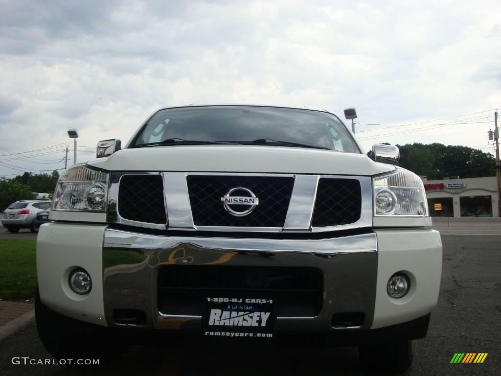 2006 Armada LE 4x4 - Blizzard White / Sand Beige photo #1