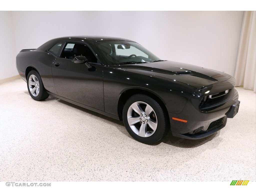 2018 Challenger SXT - Pitch Black / Black photo #1