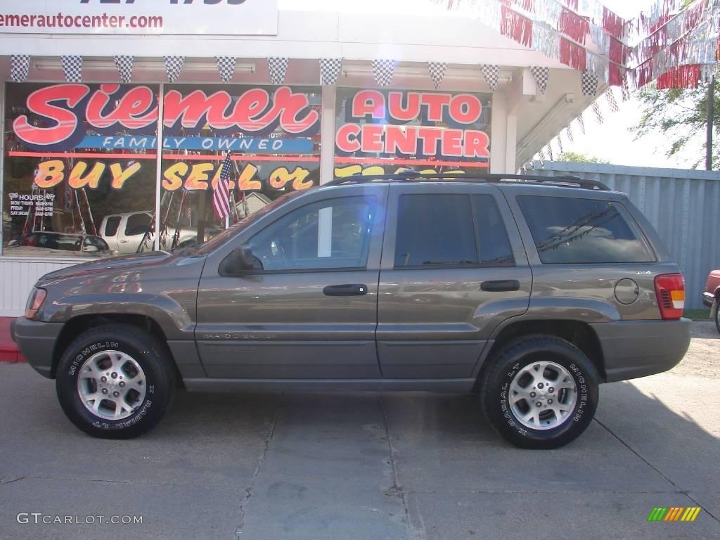 2000 Grand Cherokee Laredo 4x4 - Taupe Frost Metallic / Camel photo #1