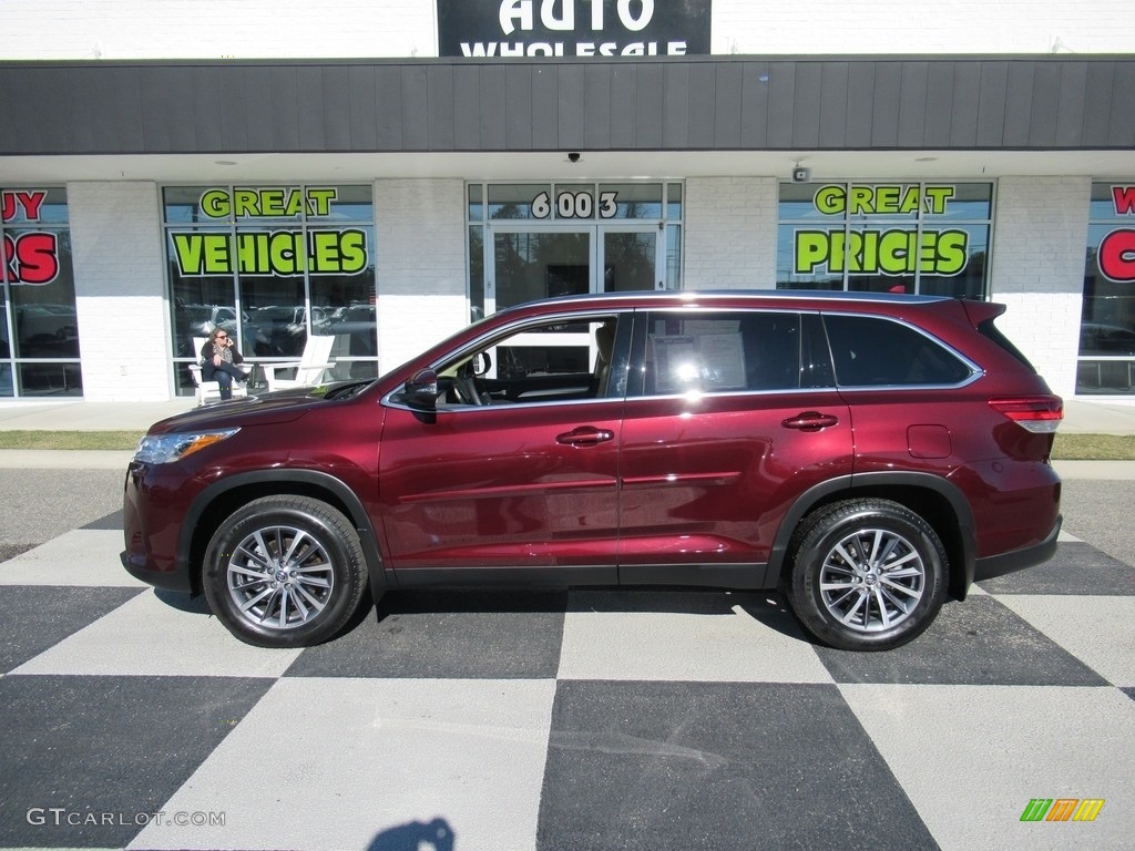 2019 Highlander XLE AWD - Ooh La La Rouge Mica / Almond photo #1