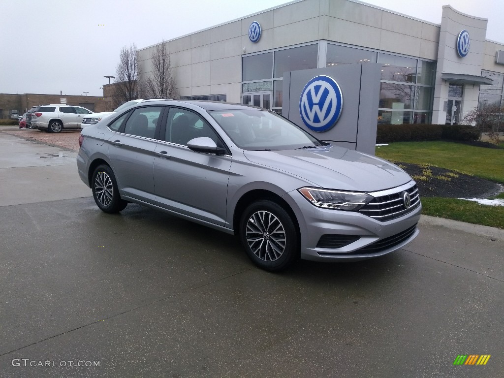 2020 Jetta SE - Pyrite Silver / Titan Black photo #2