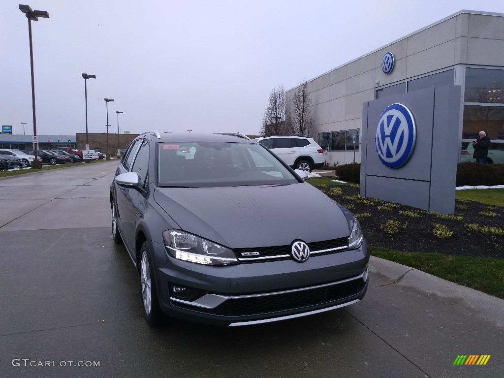2019 Golf Alltrack S 4Motion - Platinum Gray Metallic / Marrakesh Brown photo #1