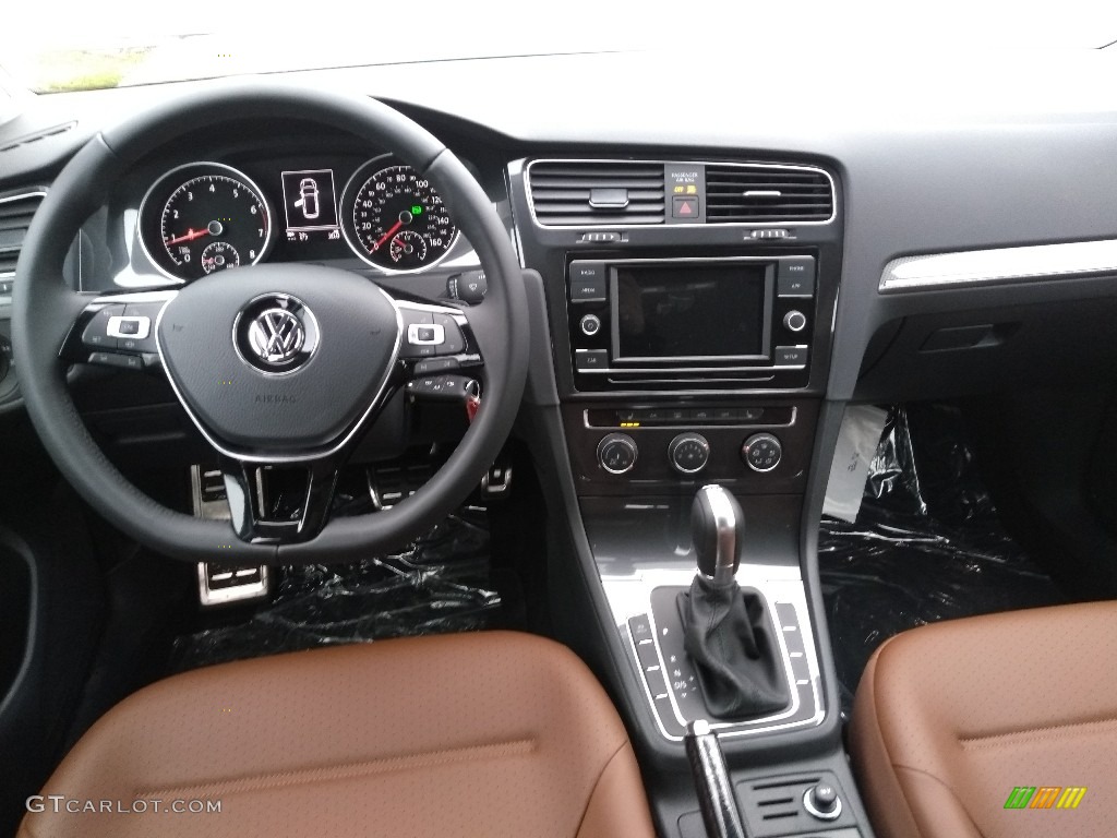 2019 Volkswagen Golf Alltrack S 4Motion Dashboard Photos