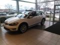 Pure White - Golf Alltrack SE 4Motion Photo No. 2