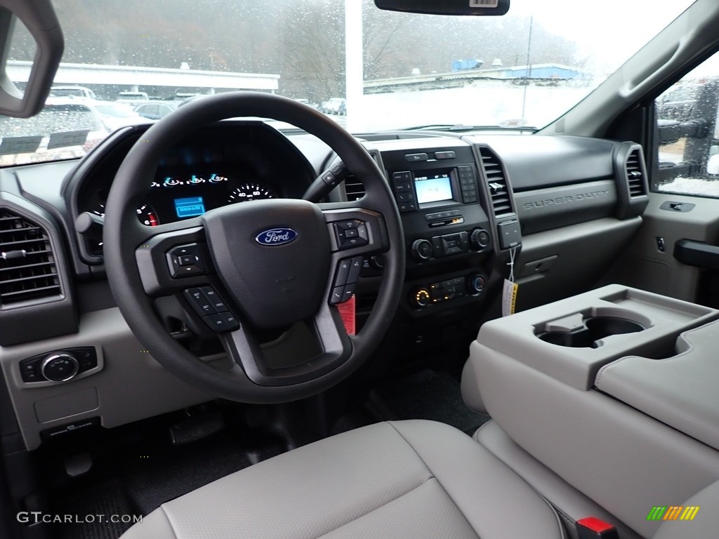 Medium Earth Gray Interior 2020 Ford F250 Super Duty XL SuperCab 4x4 Photo #137175406