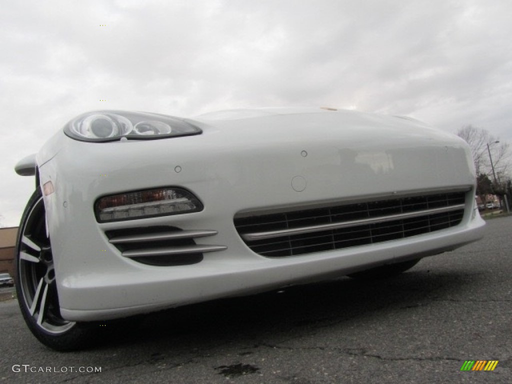 2013 Panamera Platinum Edition - Carrara White / Luxor Beige photo #1