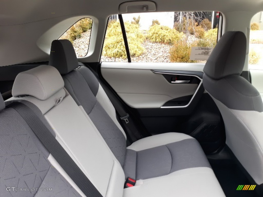 2020 RAV4 XLE AWD - Silver Sky Metallic / Light Gray photo #35