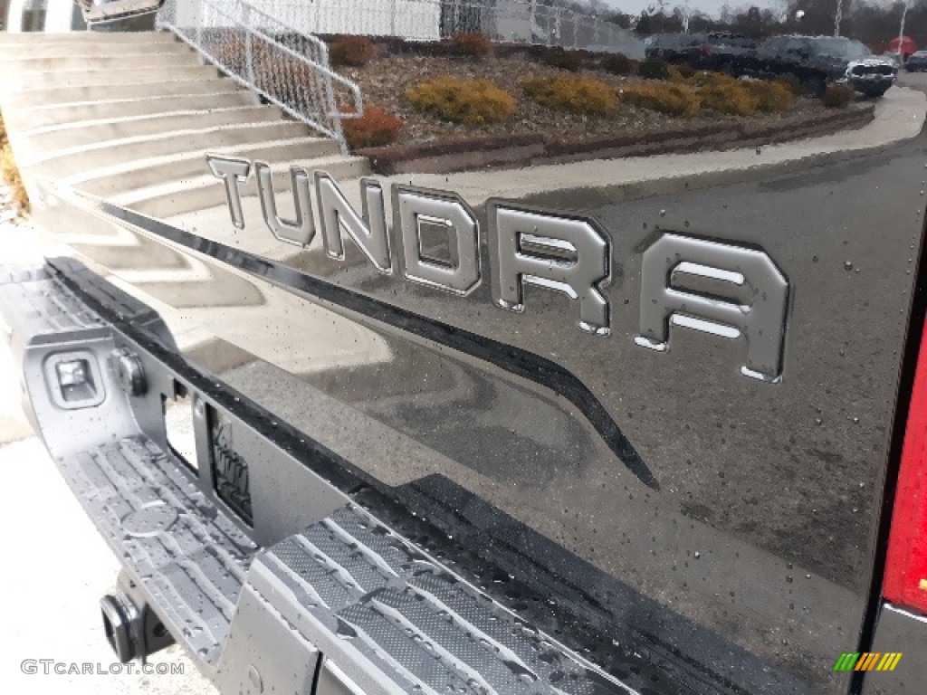 2020 Tundra TRD Off Road CrewMax 4x4 - Midnight Black Metallic / Graphite photo #50