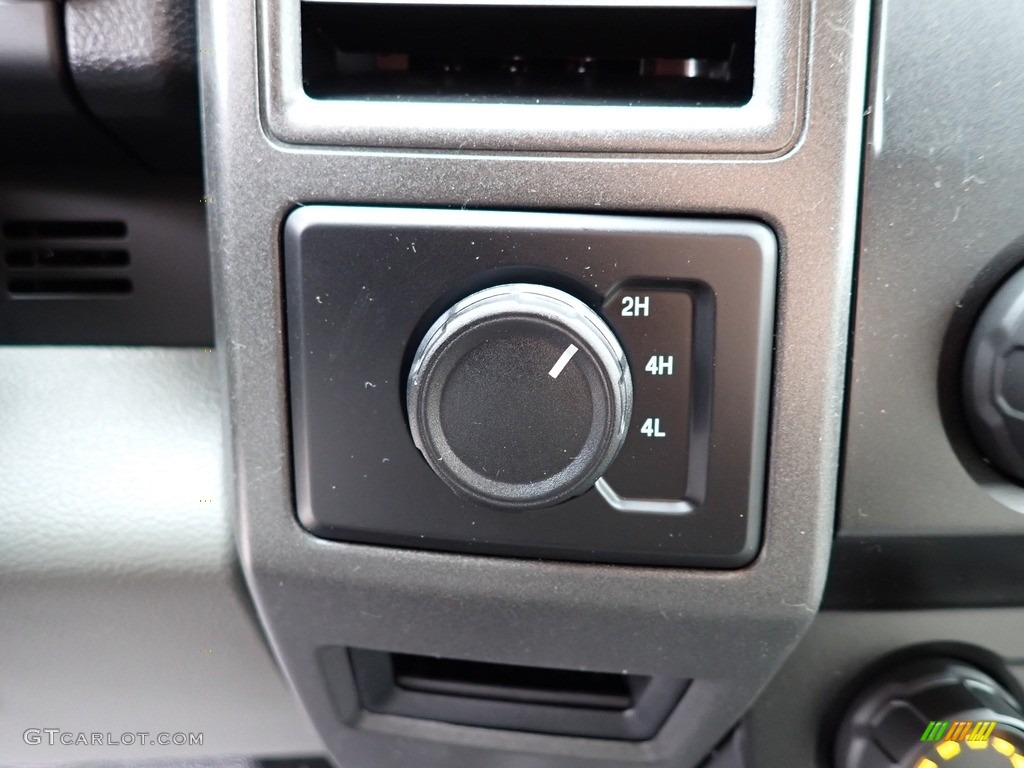 2020 Ford F250 Super Duty XL Crew Cab 4x4 Controls Photo #137208492