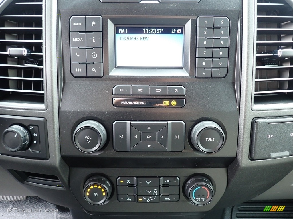 2020 Ford F250 Super Duty XL Crew Cab 4x4 Controls Photo #137208585