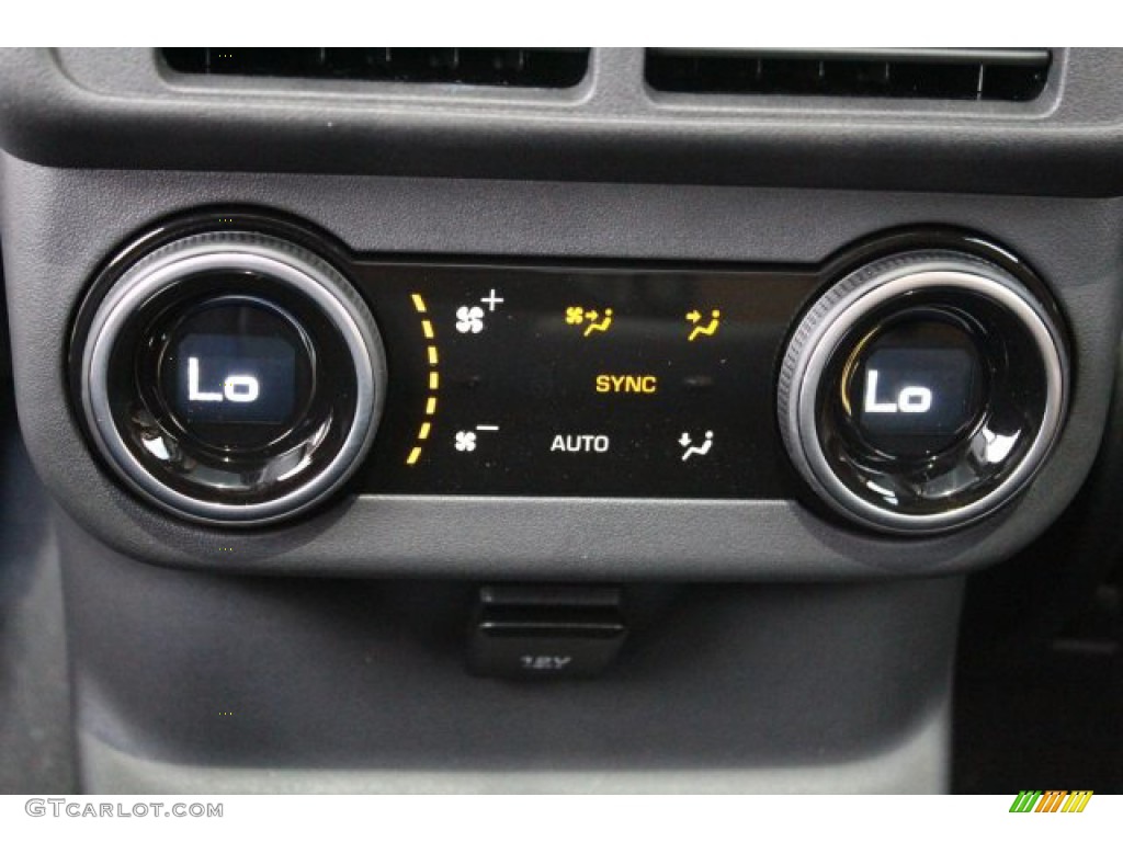 2020 Land Rover Range Rover Velar R-Dynamic HSE Controls Photo #137210073