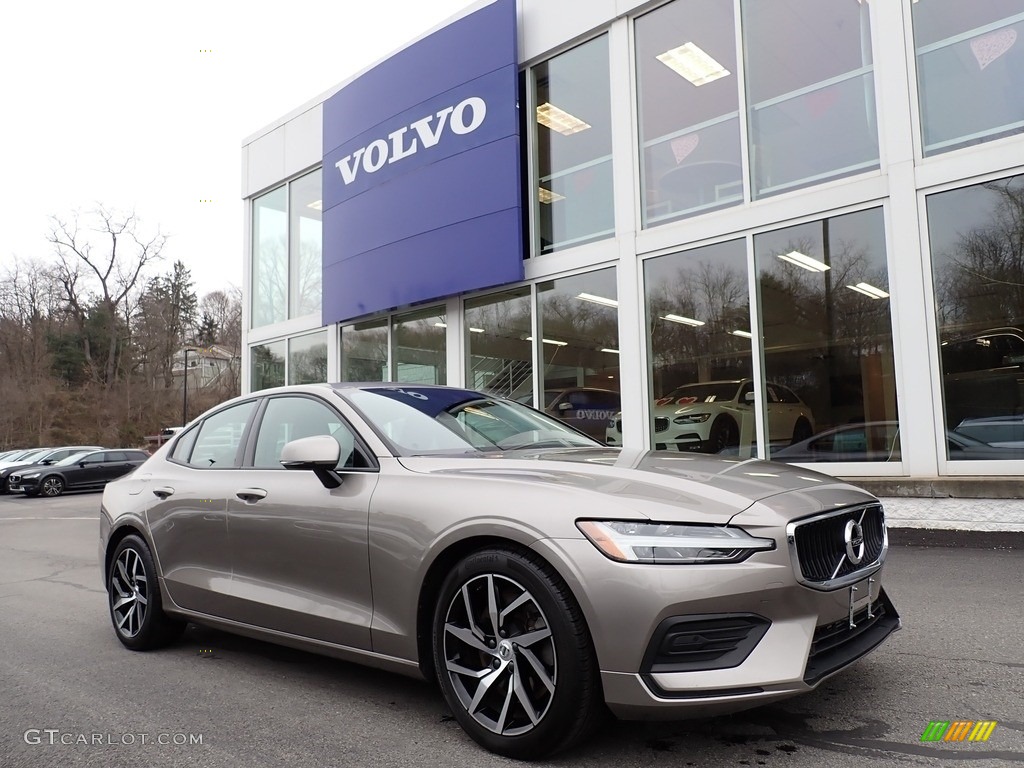 Pebble Gray Metallic 2019 Volvo S60 T6 AWD Momentum Exterior Photo #137213088