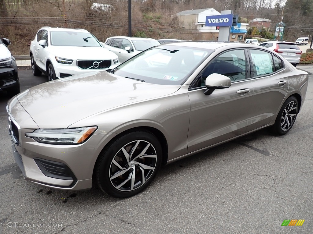 Pebble Gray Metallic 2019 Volvo S60 T6 AWD Momentum Exterior Photo #137213268