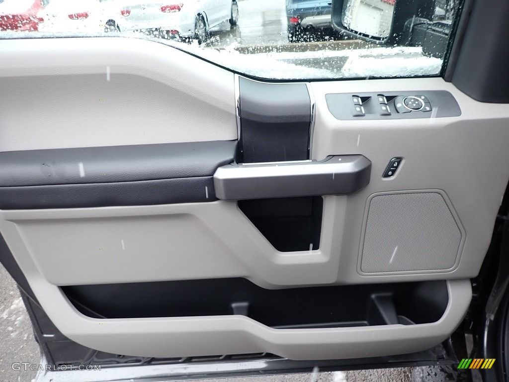 2020 Ford F350 Super Duty XLT Crew Cab 4x4 Medium Earth Gray Door Panel Photo #137220762