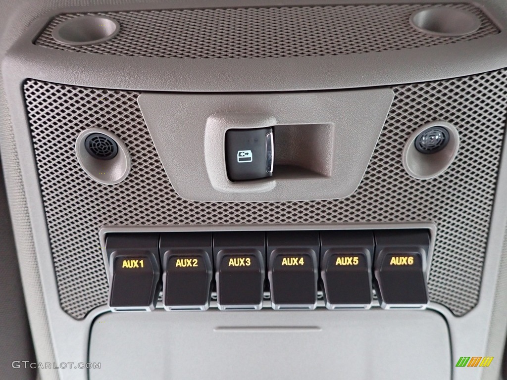 2020 Ford F350 Super Duty XLT Crew Cab 4x4 Controls Photo #137220855