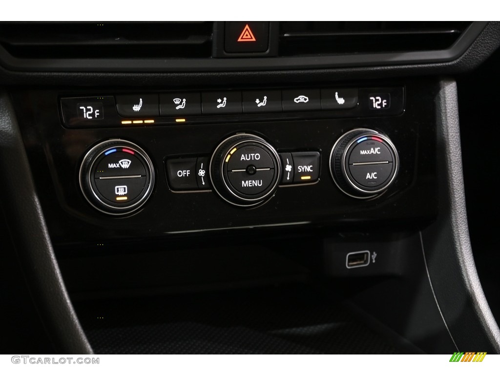 2019 Volkswagen Jetta SE Controls Photo #137225987