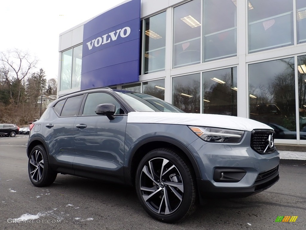 Thunder Grey Metallic Volvo XC40