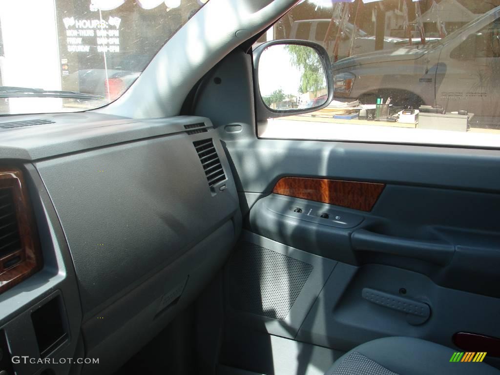 2006 Ram 1500 SLT Quad Cab 4x4 - Bright Silver Metallic / Medium Slate Gray photo #18