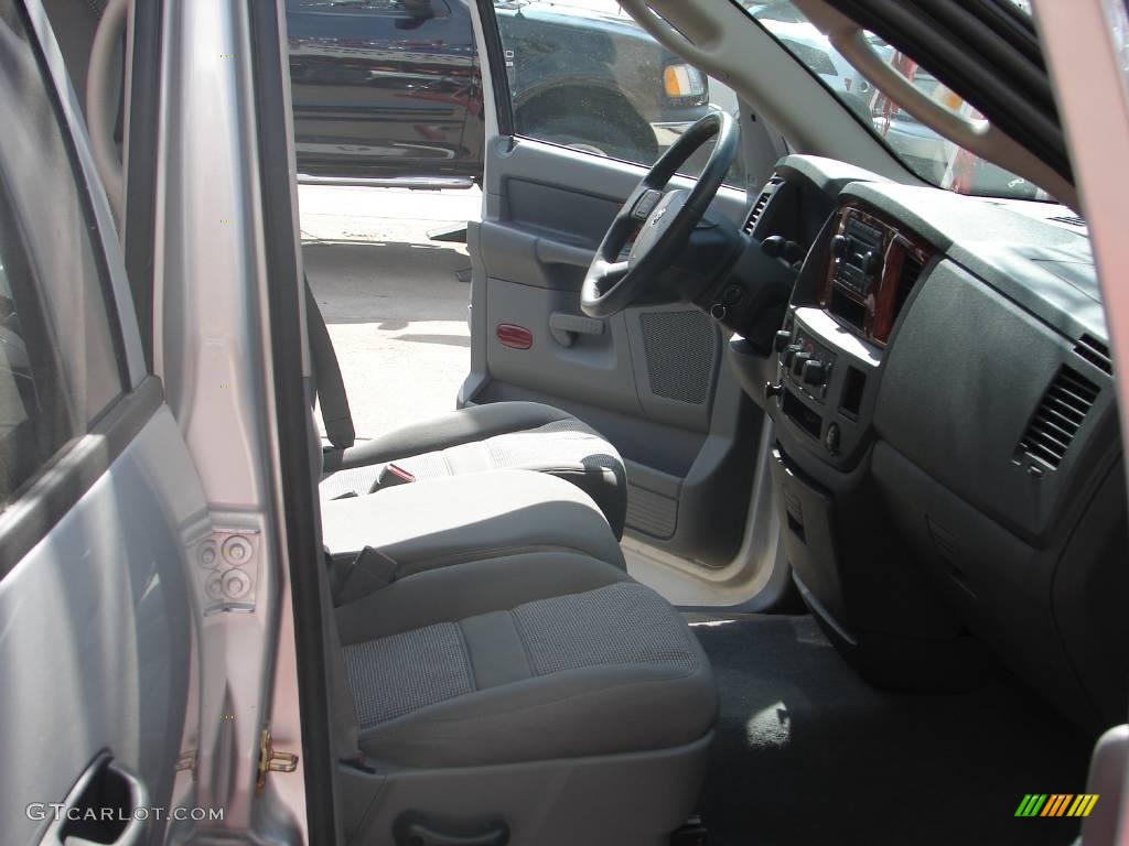 2006 Ram 1500 SLT Quad Cab 4x4 - Bright Silver Metallic / Medium Slate Gray photo #24