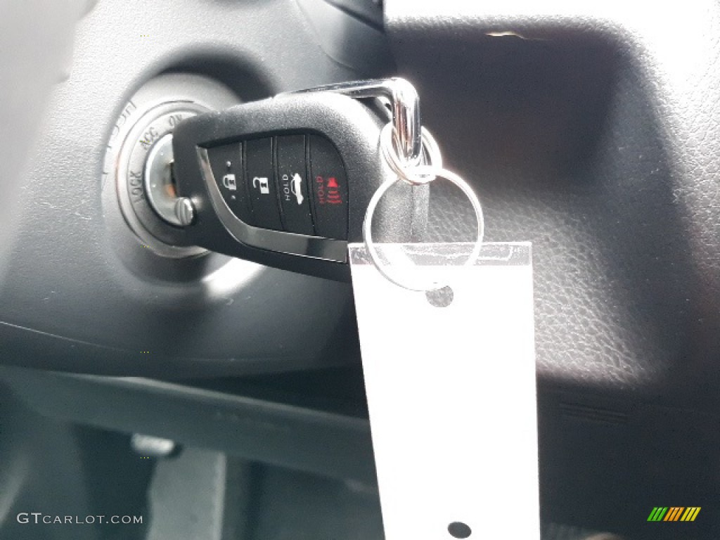 2020 Toyota Camry SE Nightshade Edition Keys Photos