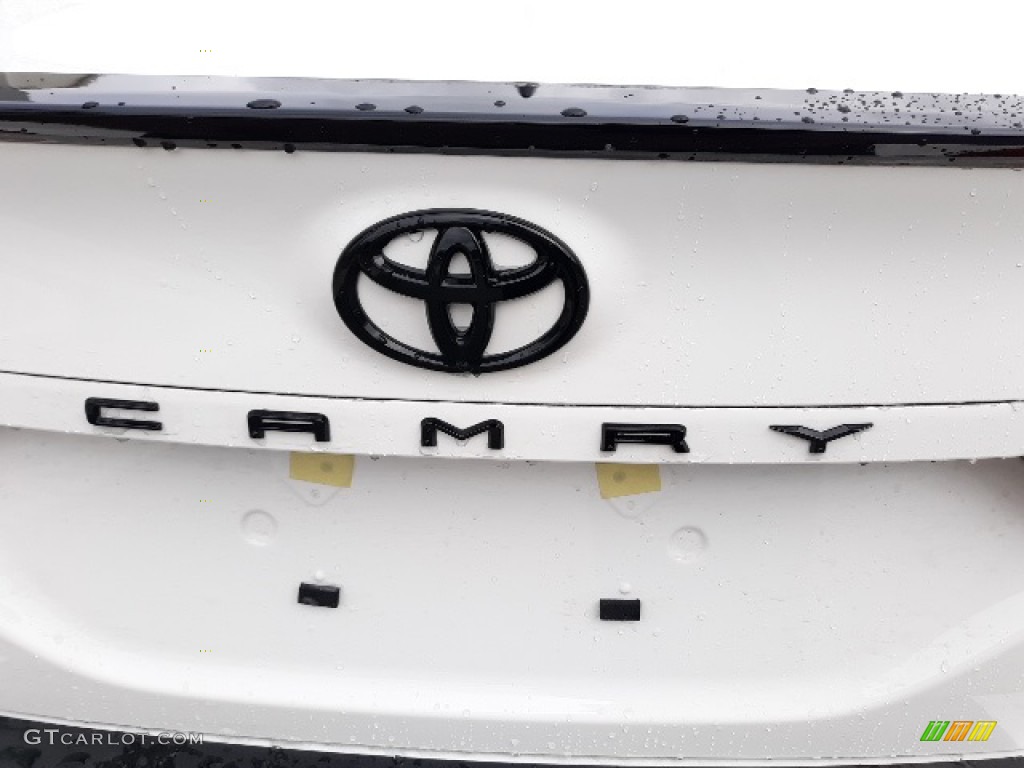 2020 Toyota Camry SE Nightshade Edition Marks and Logos Photo #137231426