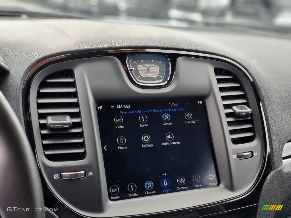 2019 Chrysler 300 S AWD Controls Photos