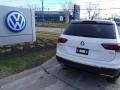 Pure White - Tiguan SE 4MOTION Photo No. 3