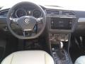 Pure White - Tiguan SE 4MOTION Photo No. 4