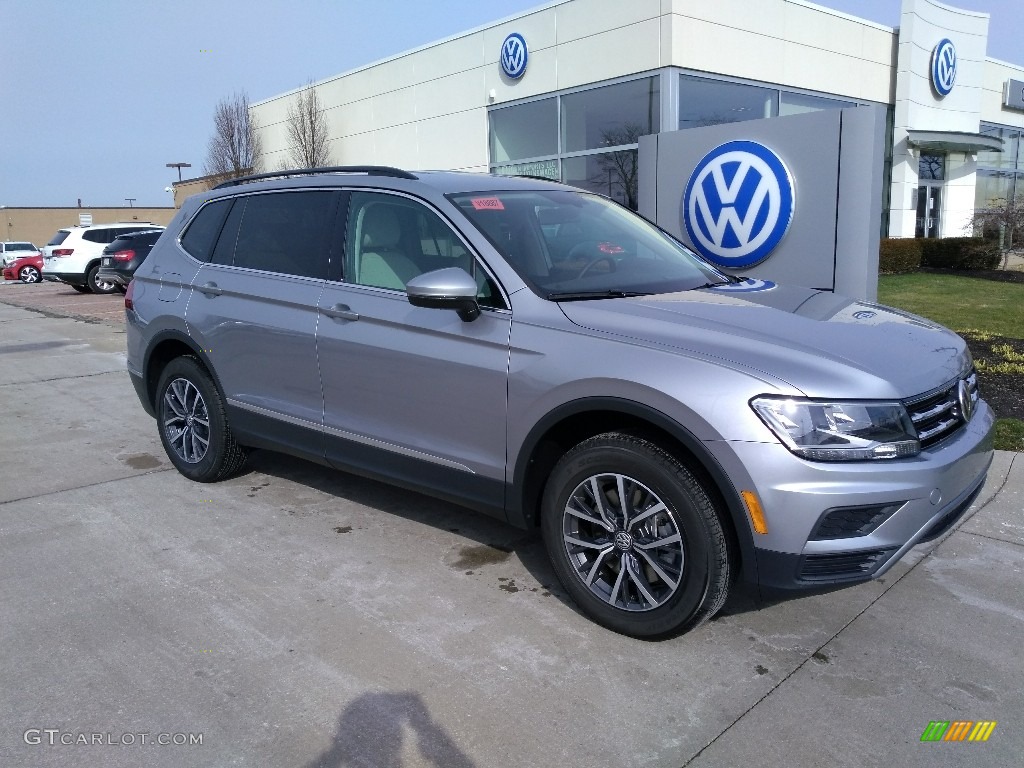 Pyrite Silver Metallic 2020 Volkswagen Tiguan SE 4MOTION Exterior Photo #137246278