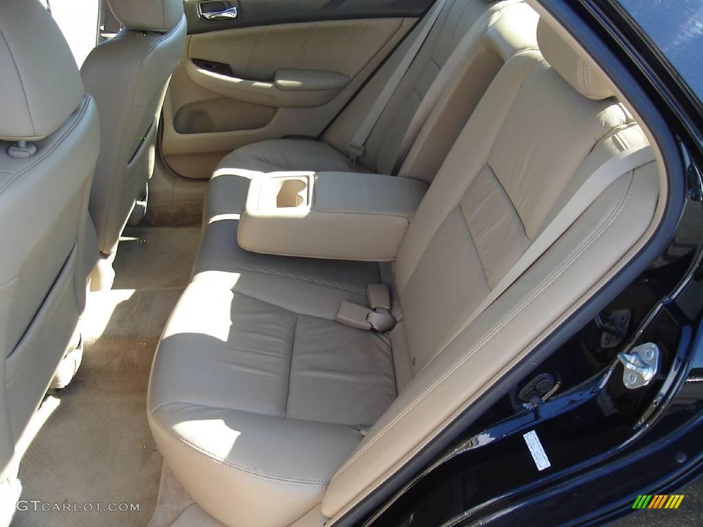 2006 Accord EX-L V6 Sedan - Nighthawk Black Pearl / Ivory photo #16