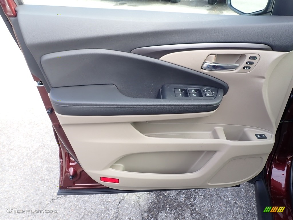 2020 Honda Pilot EX-L AWD Beige Door Panel Photo #137254189