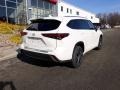 2020 Blizzard White Pearl Toyota Highlander XLE AWD  photo #49