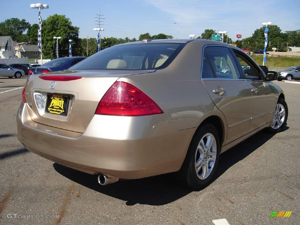 2006 Accord EX-L Sedan - Desert Mist Metallic / Ivory photo #5