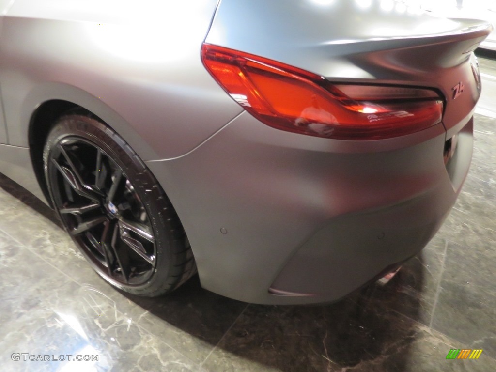 2019 Z4 sDrive30i - Frozen Grey II Metallic / Magma Red photo #7